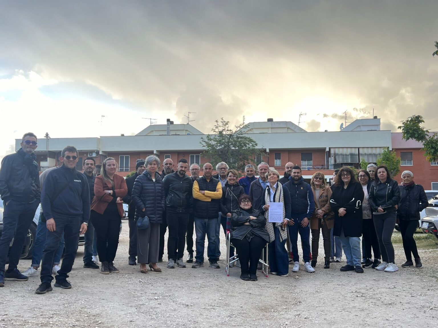 Cittadini piazza Edison