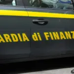 PONZA | Stretta contro le frodi: la Guardia di Finanza sequestra oltre 200 articoli di moda contraffatti