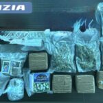 APRILIA | Droga nascosta dietro l’airbag dell’auto: arrestato con oltre 5 chili tra hashish e marijuana